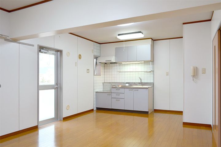 アシスト上越マンション3号棟の居間