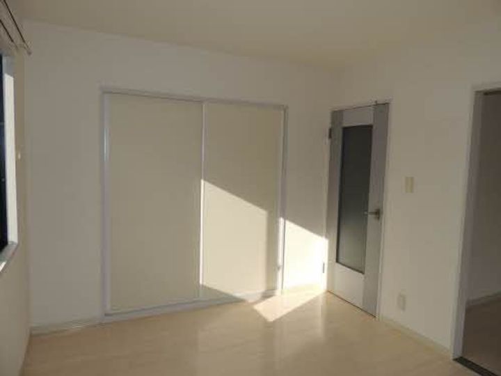 カーサ焼山中央 B棟の居間