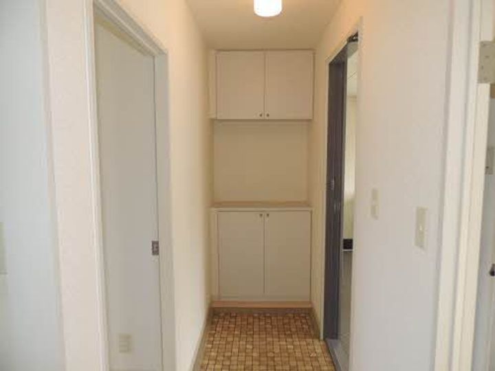 カーサ焼山中央 B棟の玄関