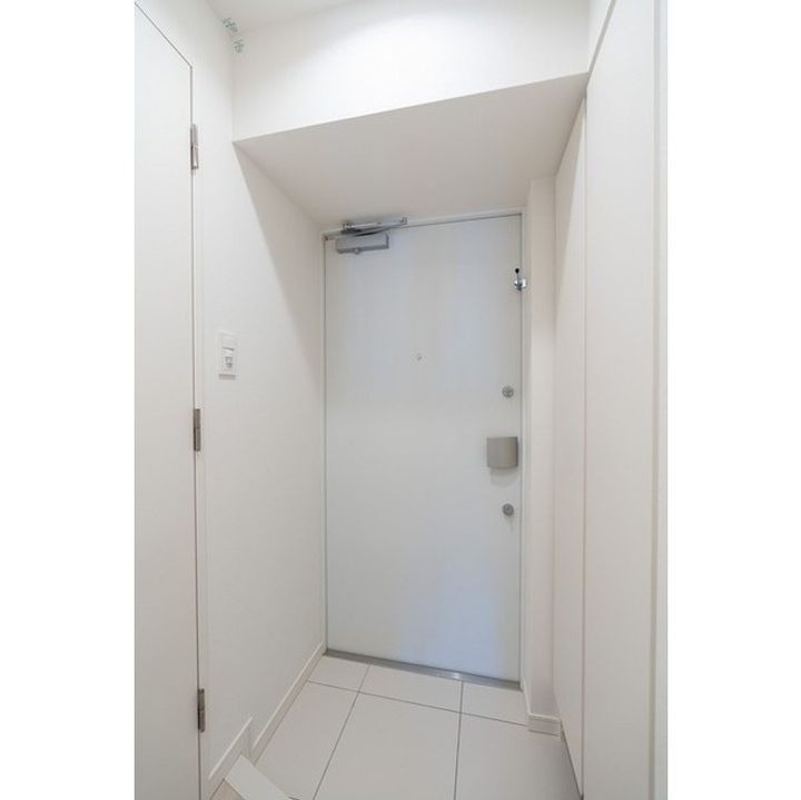 コンフォリア・リヴ新中野SOUTHの玄関