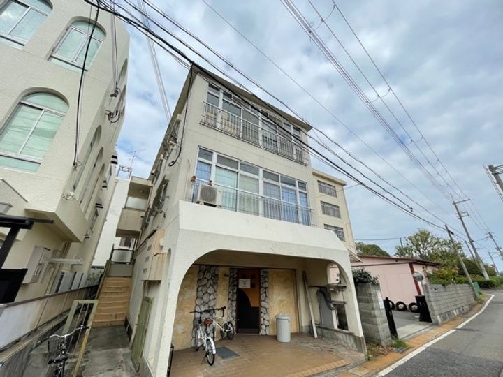 兵庫県芦屋市東山町(マンション)の賃貸物件の外観