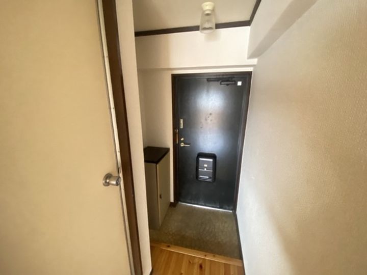 ルミネ己斐の玄関