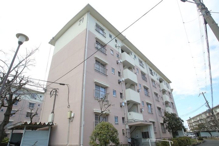 UR鶴山台の外観