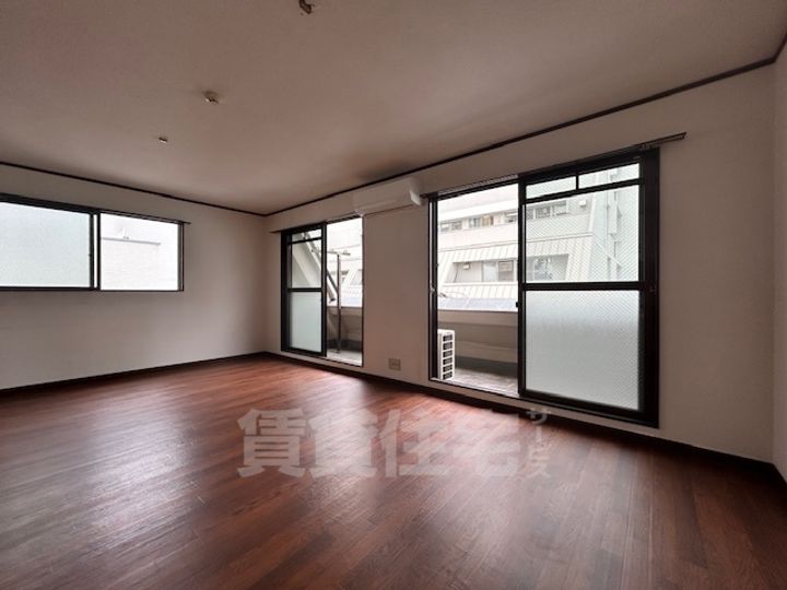 荒田マンションの居間