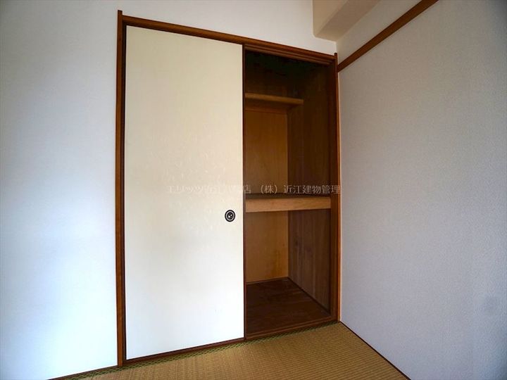 滋賀県近江八幡市中村町(マンション)の賃貸物件の内装