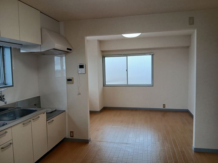 平山ビルデンスの居間