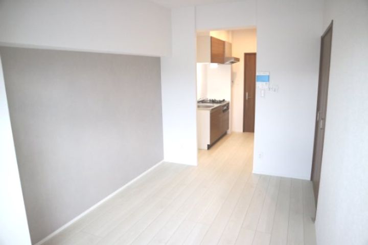 福岡県北九州市若松区ひびきの北(マンション)の賃貸物件の居間