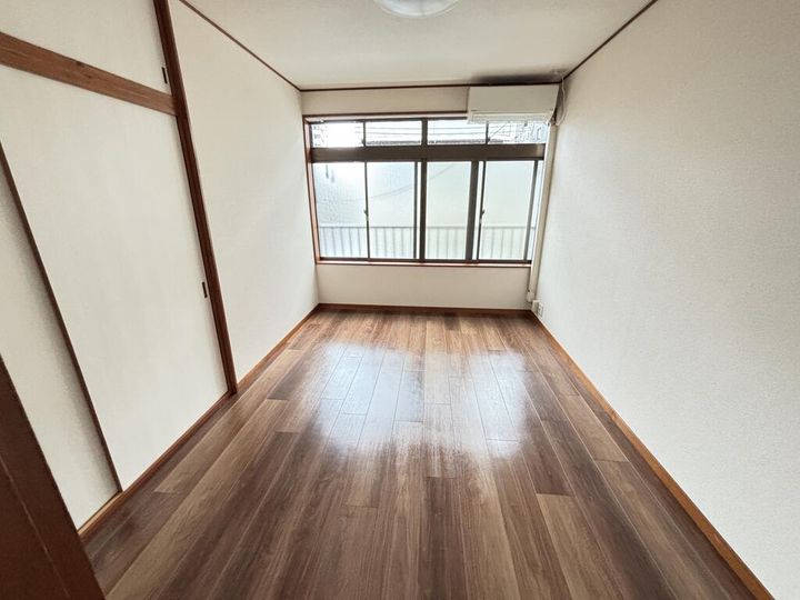 レピュート関根の居間