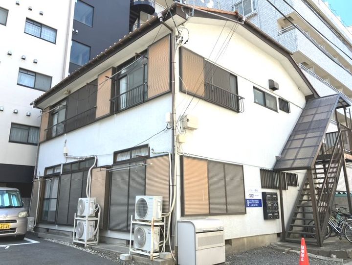 レピュート関根の外観