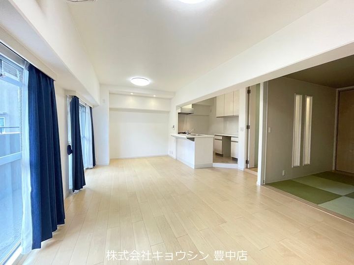 大阪府豊中市上新田1(マンション)の賃貸物件の居間