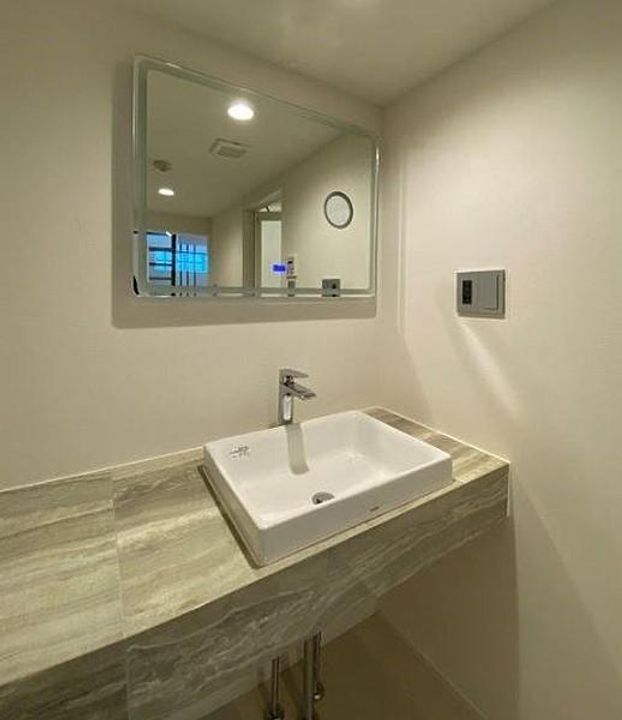 88.SANGENJAYAの内装