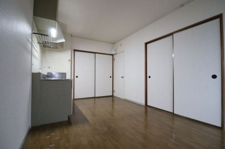 プレジール砂原 弐号館の居間