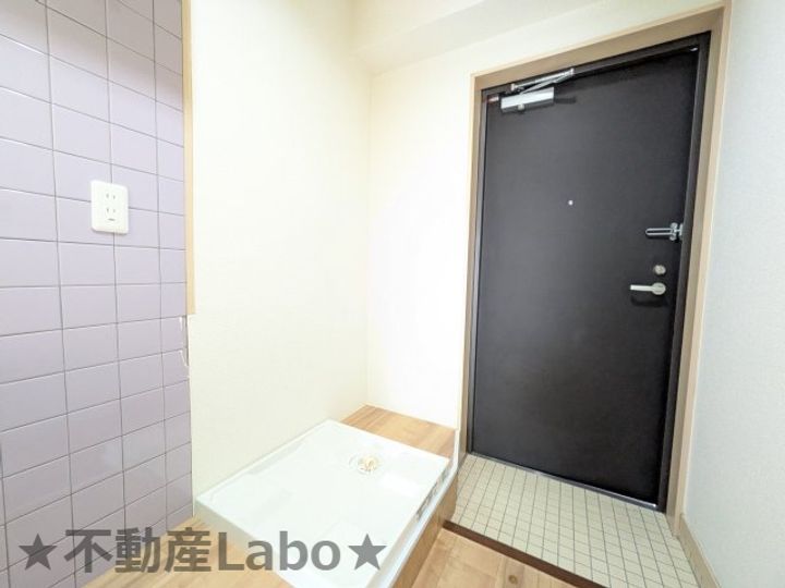 徳島県板野郡松茂町笹木野字八上(マンション)の賃貸物件の玄関