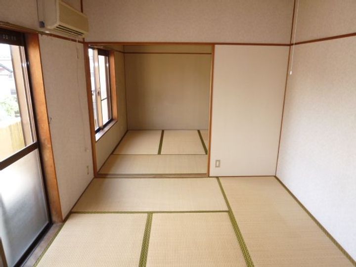 小原ハイツの居間