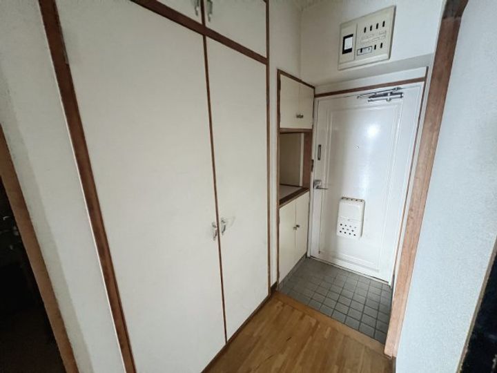 レジデンスYMMの玄関