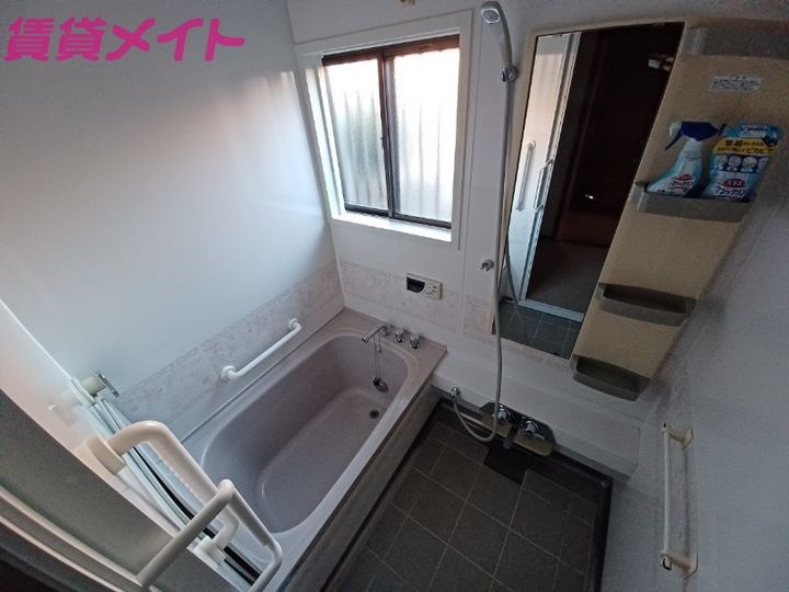 三重県四日市市あがたが丘2(一戸建)の賃貸物件の風呂