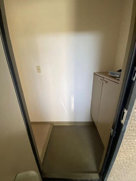 ハイカムール華浦の玄関