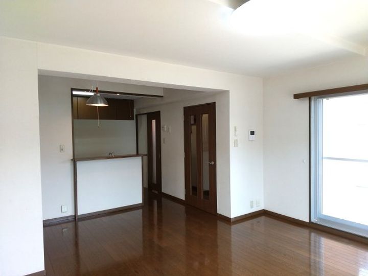 サニーライフの居間