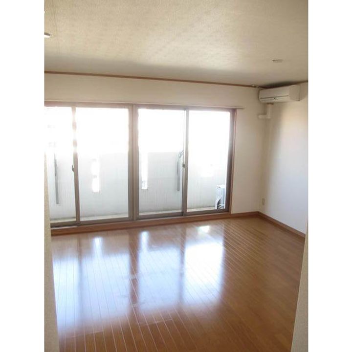 ドノーレ銀座通の居間