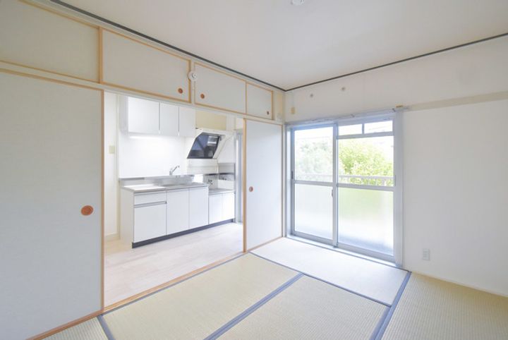 UR男山の居間