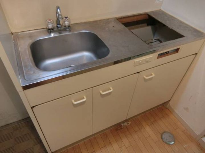 広島県広島市中区鶴見町(マンション)の賃貸物件のキッチン