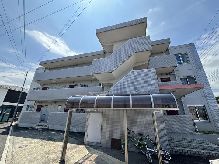 ファミールあやしの外観