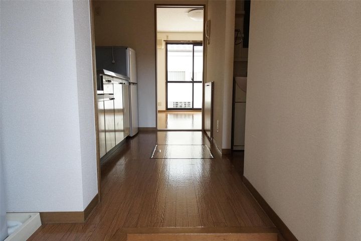 岡山県倉敷市玉島長尾(アパート)の賃貸物件の玄関