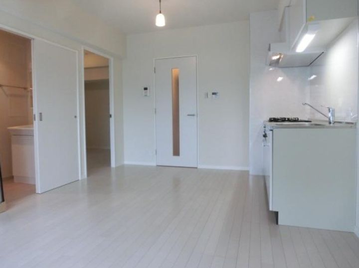 東京都足立区六町1(マンション)の賃貸物件の居間