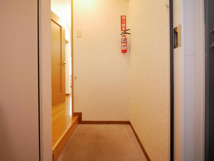 北海道札幌市中央区北三条西24(アパート)の賃貸物件の玄関