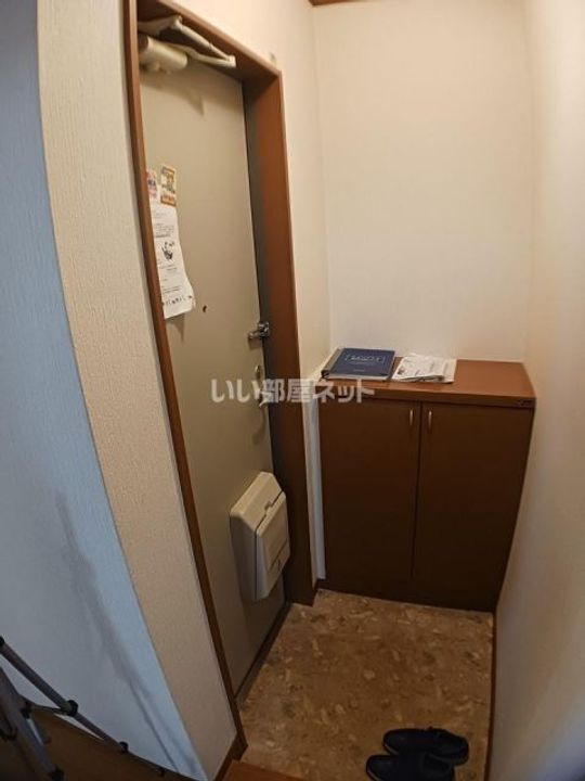 パセオ七ツ池Aの玄関