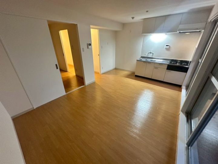 西青山ハイツの居間