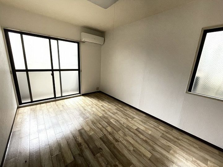 ボンヌール春日の居間