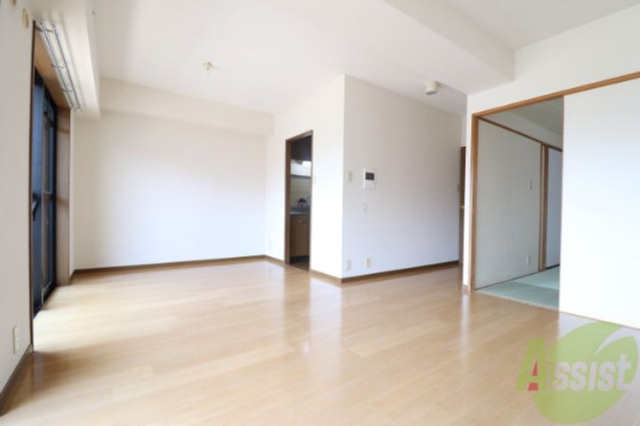 ビューメゾン津高の居間