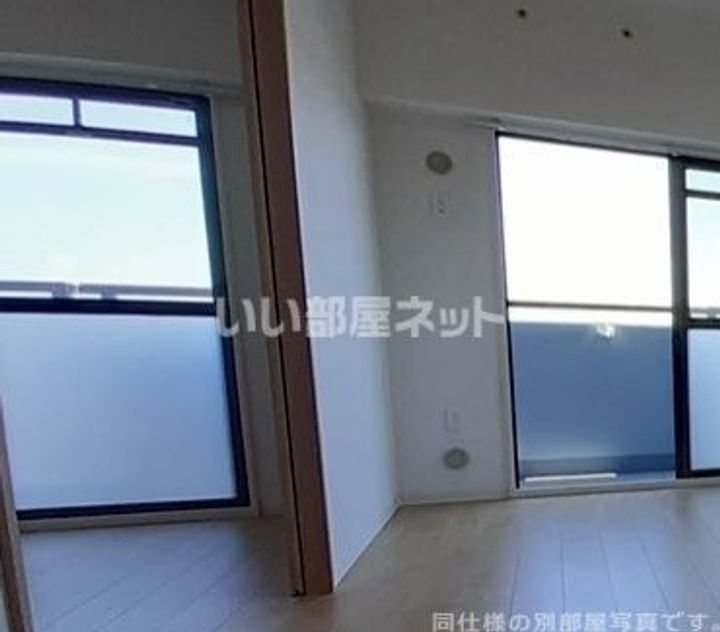 奈良県奈良市西登美ヶ丘2(マンション)の賃貸物件の居間