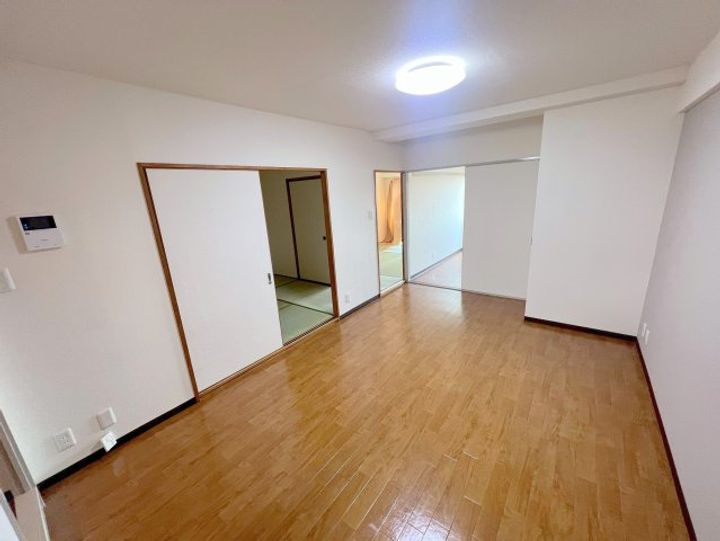 オリエントマンションの居間