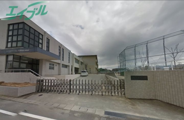 ジョイフル伊勢の周辺