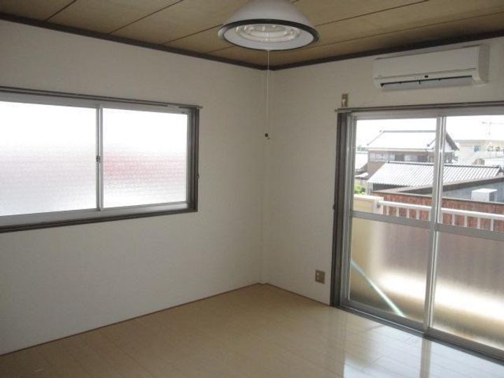 ホワイトコーポの居間