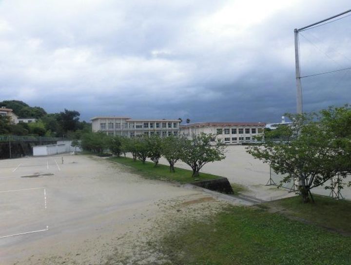 ホワイトコーポの周辺