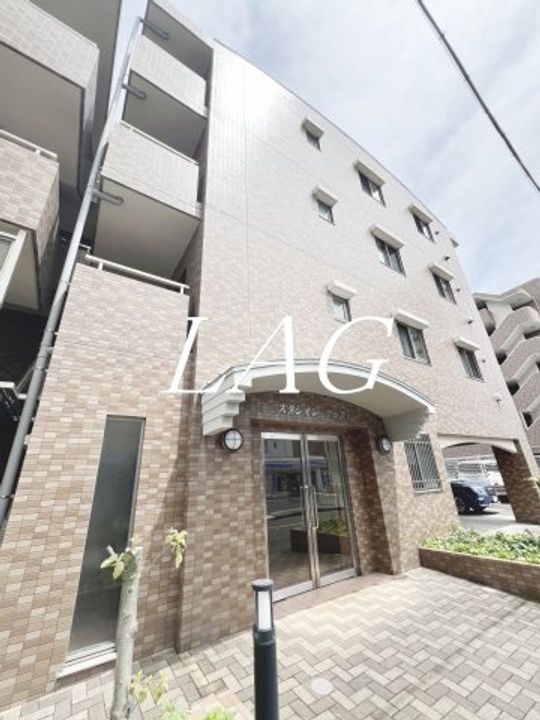 スタシオンウエストの外観