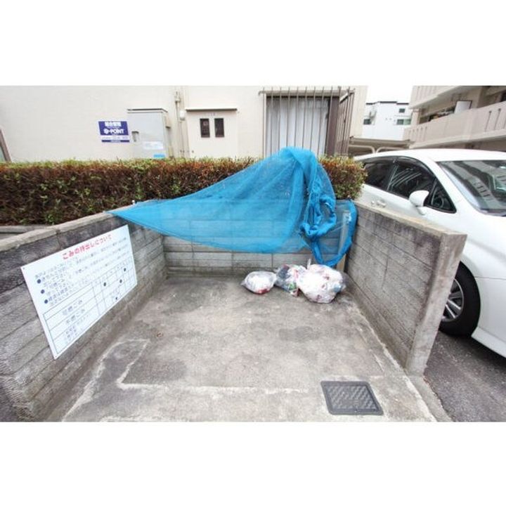 ペアシティーIの内装