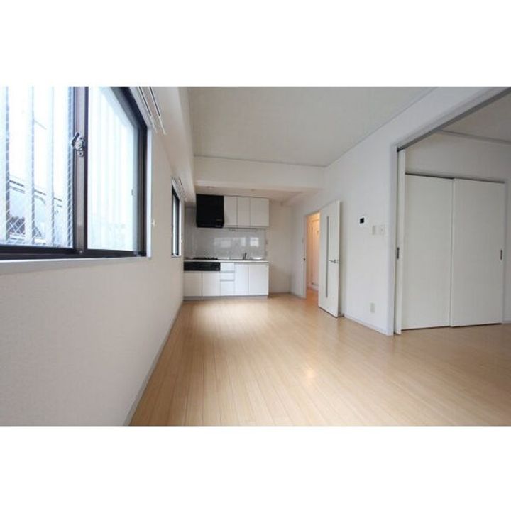 ペアシティーIの居間