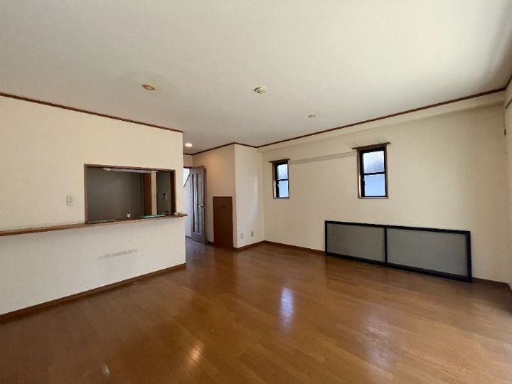 神奈川県横浜市青葉区荏田西2(一戸建)の賃貸物件の居間