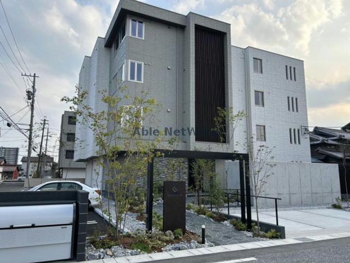 リオリエントオーヴィルの外観
