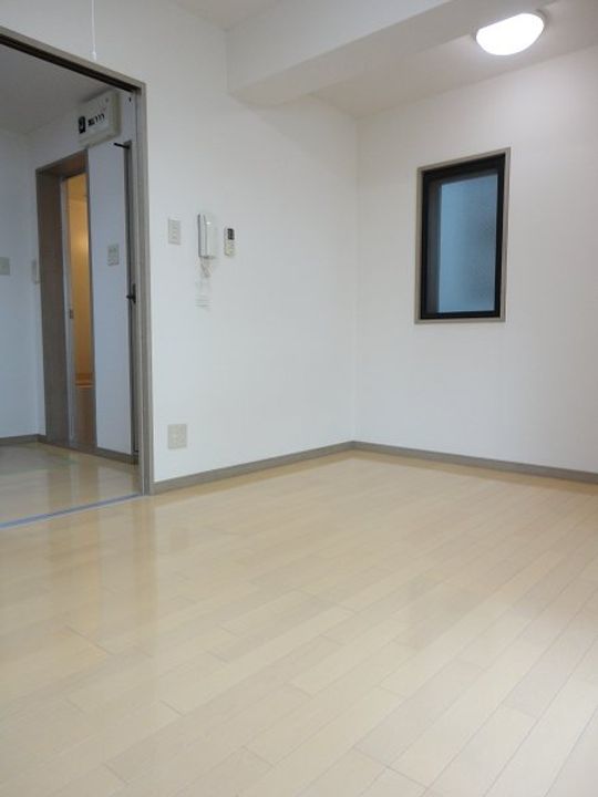 東京都杉並区高円寺南4(マンション)の賃貸物件の居間