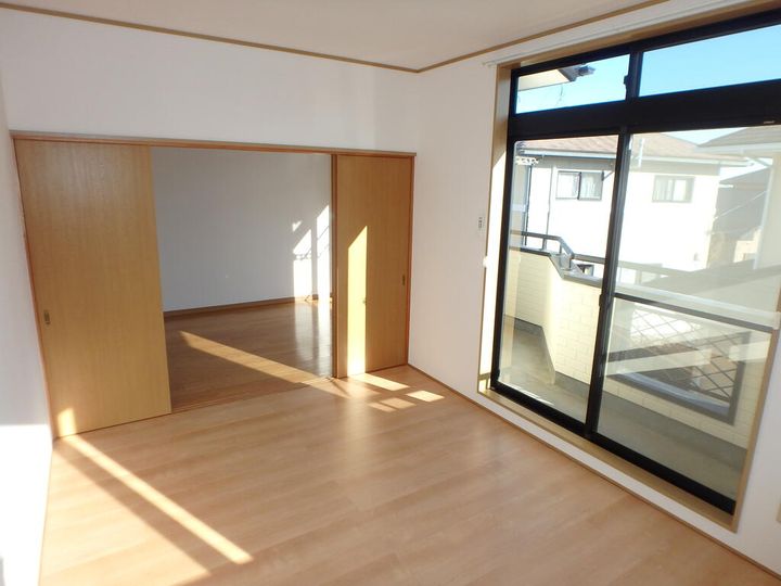 プレステージ休塚の居間