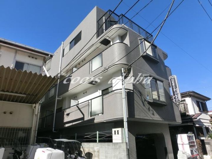 クレセントホームの外観