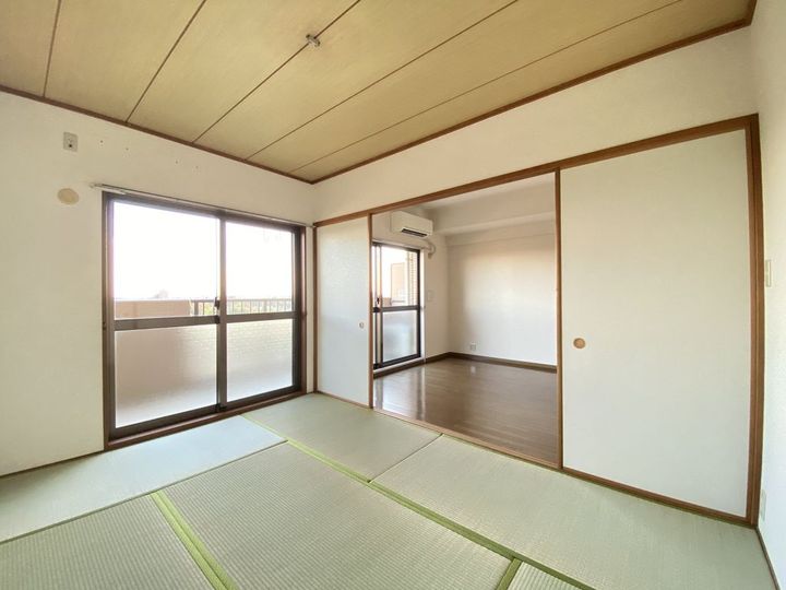 サンガーデン飯山満壱番館の居間