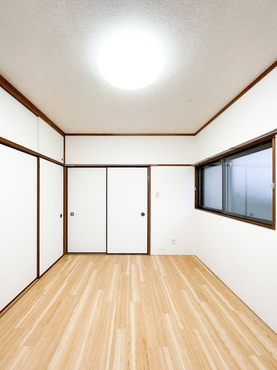 一平荘(栄町)の居間
