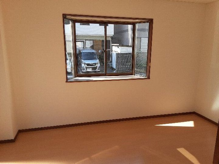 ガーデンヒルズの居間