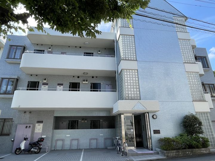 メゾンドラフォーレの外観